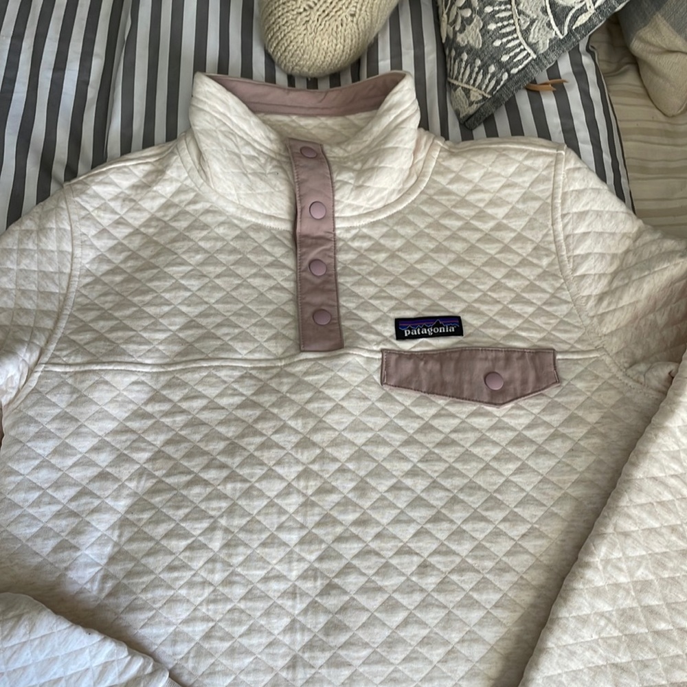 Patagonia Quilted Cream Pullover with Pink Accents